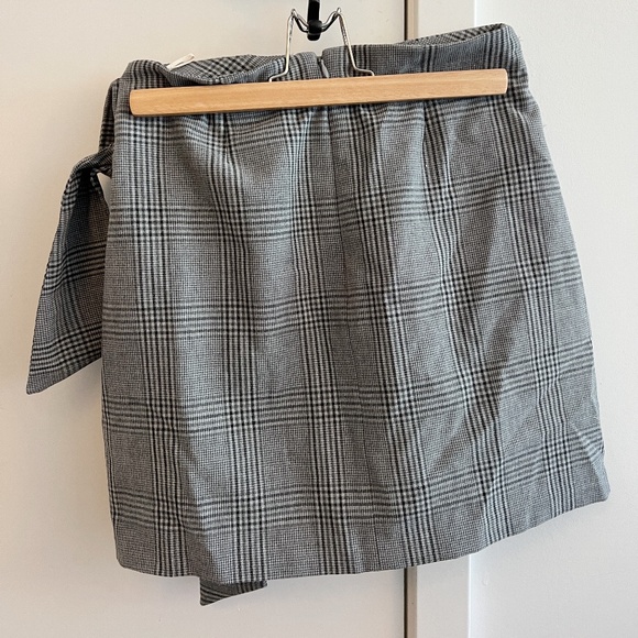 Aritizia Wilfred Wrap Front Tie Skirt - Picture 2 of 2